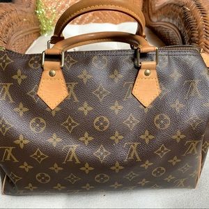 Authentic Louis Vuitton speedy